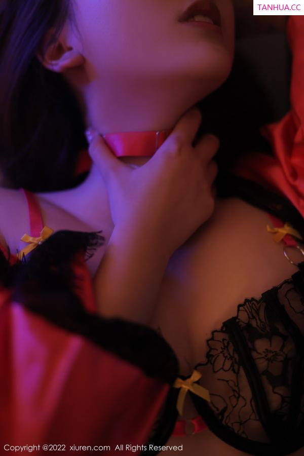 江真真  [XiuRen]高清写真图 2022.12.05 No.5952 江真真 黑丝美腿第63张图片